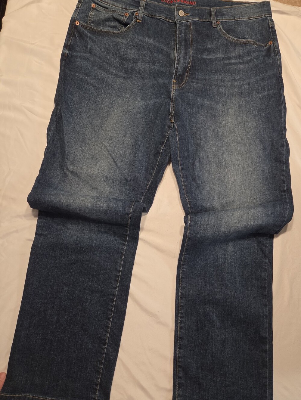 Lucky Brand Straight-Leg Men's Jeans in Classic Blue Wash. 40 X 32